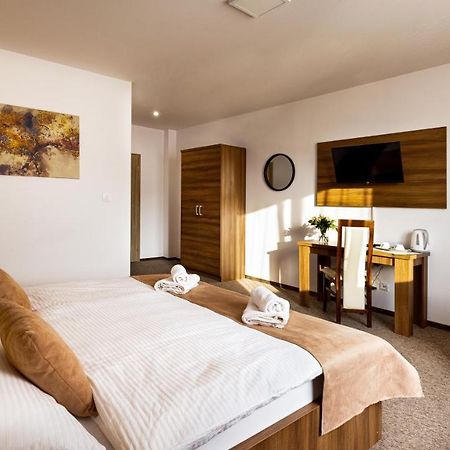 Royal M Hotel Sabinov Buitenkant foto